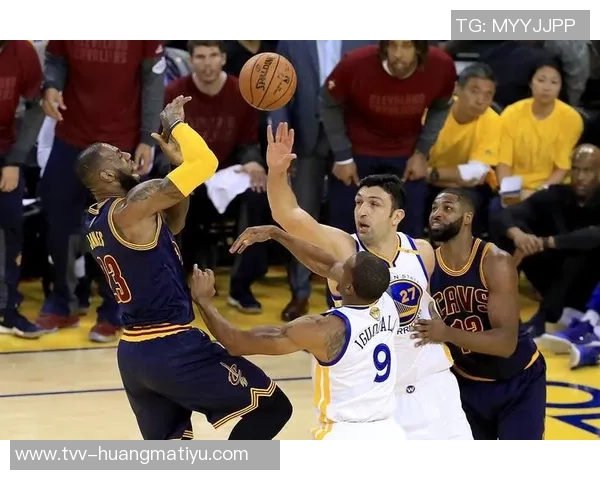 2019年NBA季后赛雷霆与爵士激战回顾与精彩瞬间分析